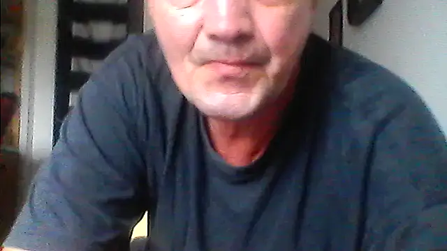 Snapshot of Bigpenis6y chatting on September 22, 2025, 9:33 am Bigpenis6y online show from September 22, 2025, 9:33 am