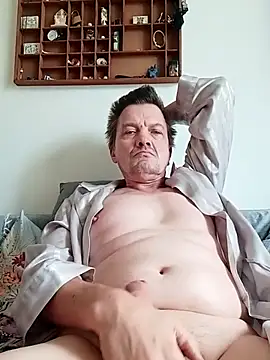 Snapshot of Bigpenis6y chatting on October 17, 2025, 7:11 am Bigpenis6y online show from October 17, 2025, 7:11 am