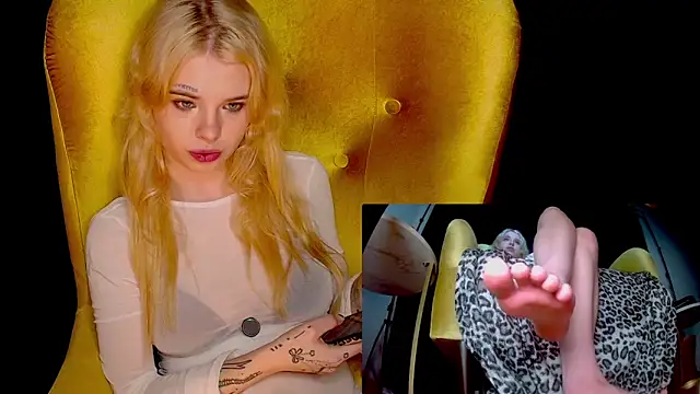 MisssLola online show from October 8, 2025, 2:58 pm