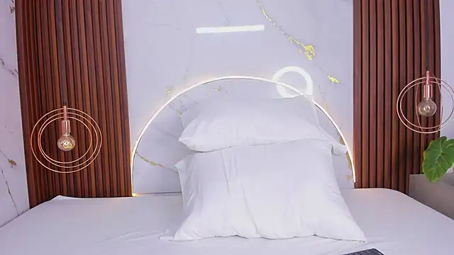 miamiller69 online show from February 21, 2026, 4:24 am