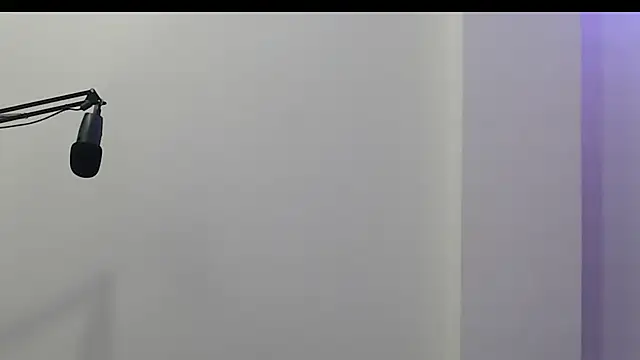 evaleribigtits18 online show from November 23, 2025, 7:35 pm