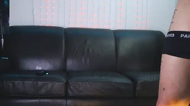 Snapshot of DamienSliick chatting on February 27, 2026, 8:53 pm DamienSliick online show from February 27, 2026, 8:53 pm