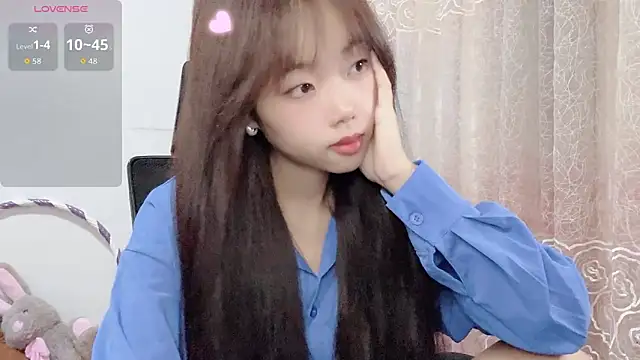 Lvy--v online show from October 30, 2025, 10:43 pm