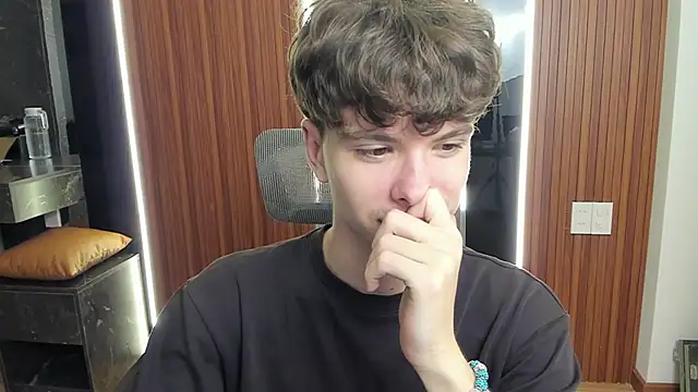 calvin love you online show from April 18, 2026, 5:17 pm