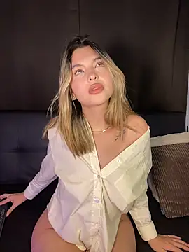 Odett  online show from April 26, 2026, 4:10 am