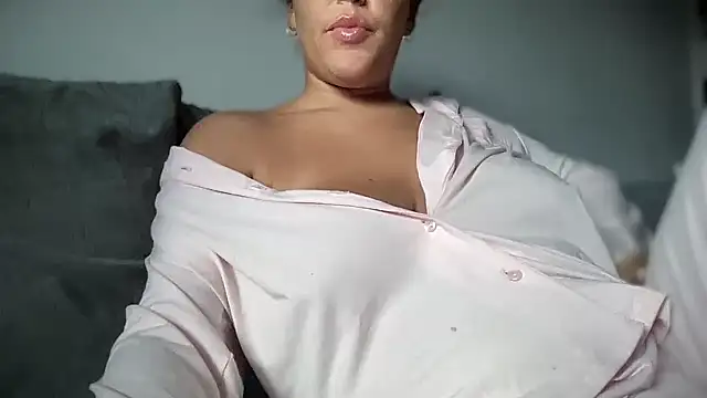 Snapshot of lilylush24 chatting on October 2, 2025, 10:44 am lilylush24 online show from October 2, 2025, 10:44 am