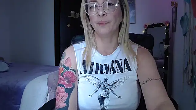 yulieth anamar online show from March 9, 2025, 6:11 pm