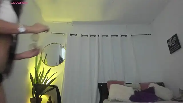 Sophie sweett19 online show from September 15, 2025, 10:54 pm