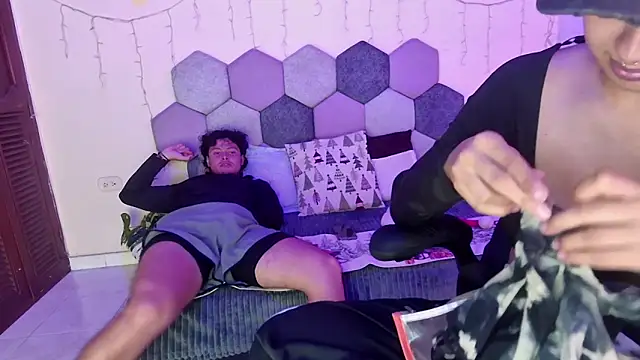 Horny tgn online show from December 2, 2025, 6:25 pm