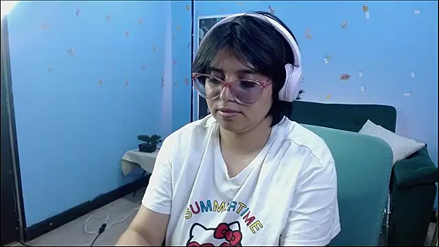 X CHERRY XX online show from June 5, 2026, 1:34 am