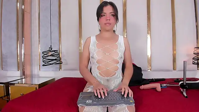 ivannabellini online show from January 10, 2025, 1:09 pm