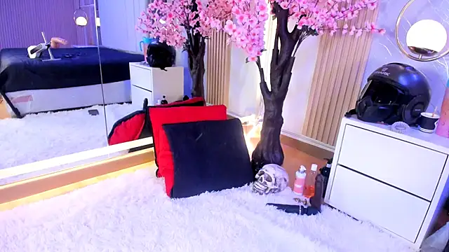 ivannabellini online show from March 27, 2026, 3:23 pm