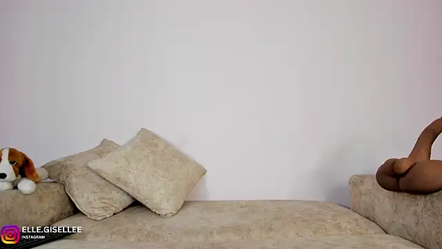 ElleGisellee online show from January 15, 2025, 5:19 am