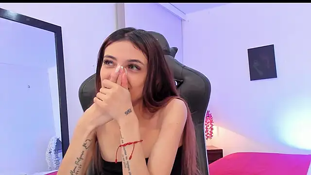 sofiarouge online show from September 23, 2025, 8:12 pm