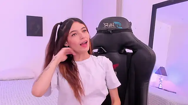 sofiarouge online show from November 26, 2025, 7:59 pm