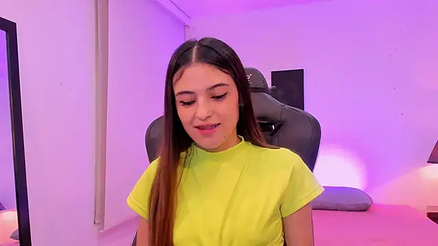 sofiarouge online show from December 2, 2025, 7:53 pm