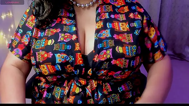 Snapshot of Gulabi_Queen chatting on March 1, 2026, 6:04 am Gulabi Queen online show from March 1, 2026, 6:04 am