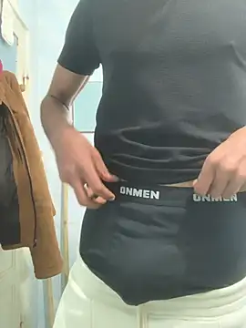 Snapshot of Xxxhalcon chatting on December 4, 2025, 12:14 pm Xxxhalcon online show from December 4, 2025, 12:14 pm