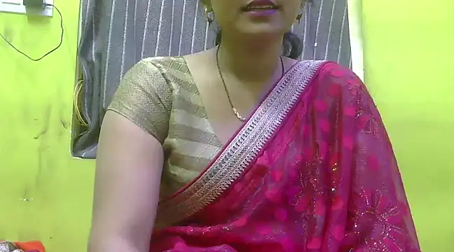 Snapshot of CUTYHINA_001 chatting on December 4, 2024, 11:08 am CUTYHINA 001 online show from December 4, 2024, 11:08 am