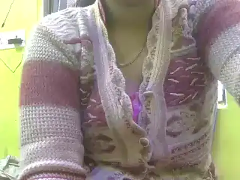 Snapshot of CUTYHINA_001 chatting on December 12, 2024, 5:10 am CUTYHINA 001 online show from December 12, 2024, 5:10 am