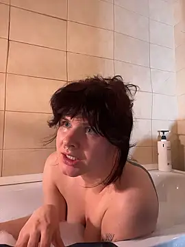 Snapshot of ginavontease chatting on January 18, 2026, 2:21 pm ginavontease online show from January 18, 2026, 2:21 pm