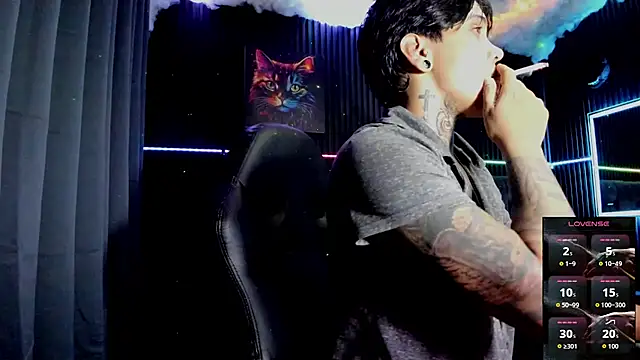 ZhoeStrong online show from November 9, 2025, 7:50 am