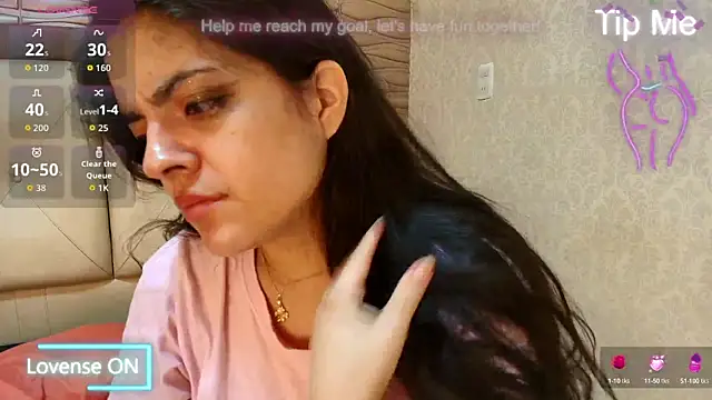 sofiaclauss online show from September 19, 2025, 7:47 pm