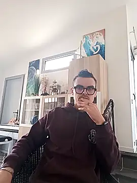 Snapshot of GLouglou19 chatting on March 2, 2026, 2:02 pm GLouglou19 online show from March 2, 2026, 2:02 pm