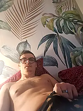 Snapshot of GLouglou19 chatting on March 3, 2026, 9:26 am GLouglou19 online show from March 3, 2026, 9:26 am