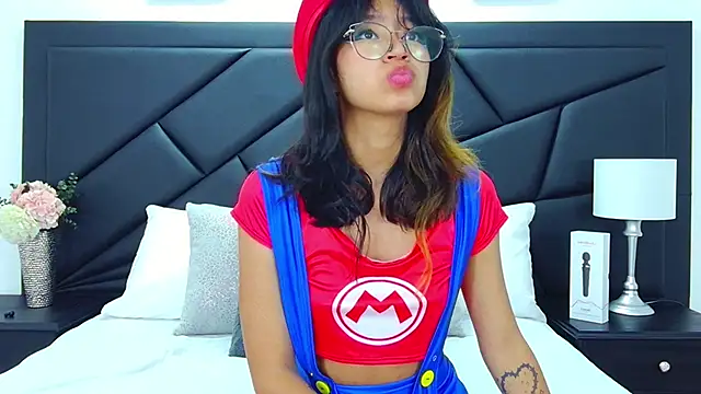 Yommi Winx online show from December 28, 2024, 3:04 am