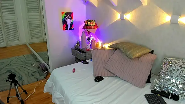 Martina Miiller online show from March 15, 2026, 3:51 pm