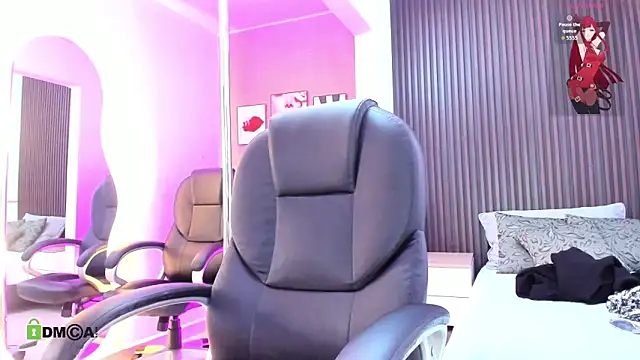 natasha  jackson online show from November 24, 2025, 12:49 pm