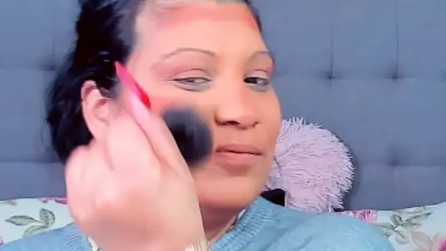 AmyCubes online show from February 16, 2025, 7:38 pm