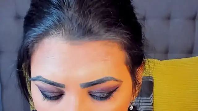 AmyCubes online show from December 18, 2025, 6:52 am