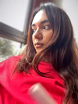 Nikol Rang   online show from October 5, 2025, 4:05 pm