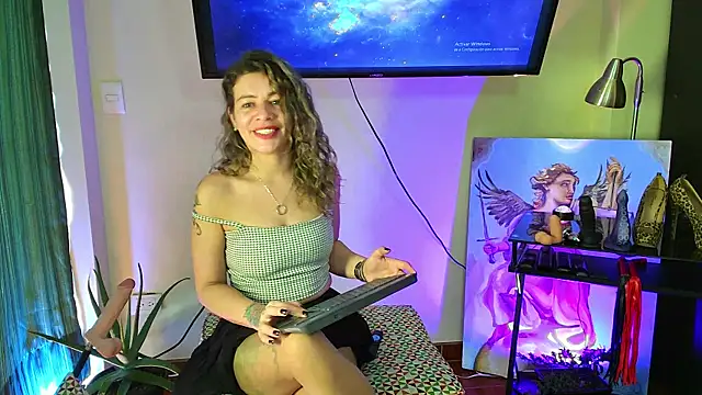 oriana thomson2 online show from January 15, 2025, 4:00 pm