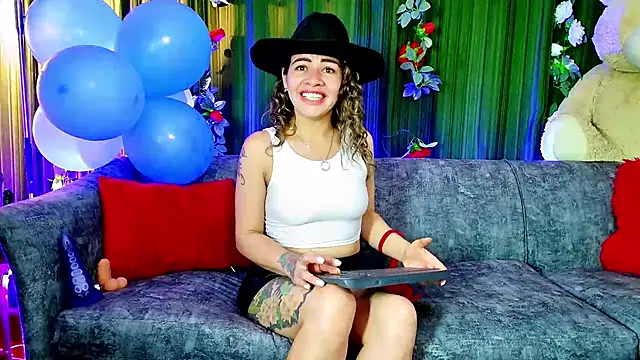 oriana thomson2 online show from February 24, 2025, 3:33 am