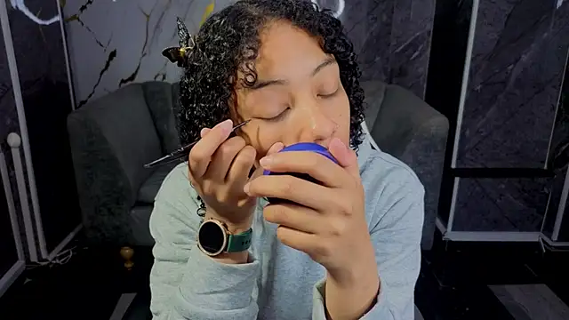 Violeth b online show from December 21, 2025, 12:34 pm