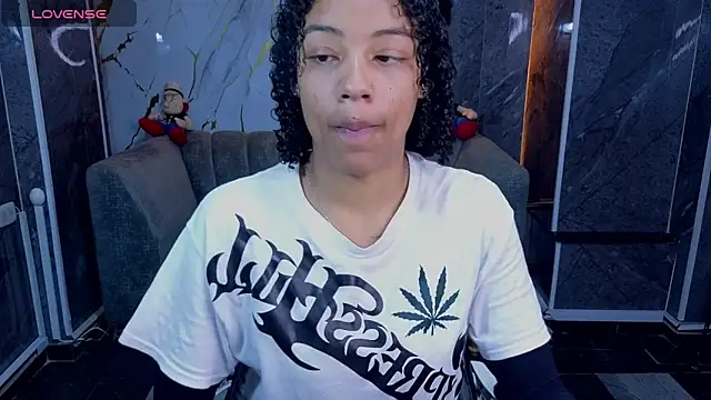 Violeth b online show from June 2, 2026, 1:24 pm