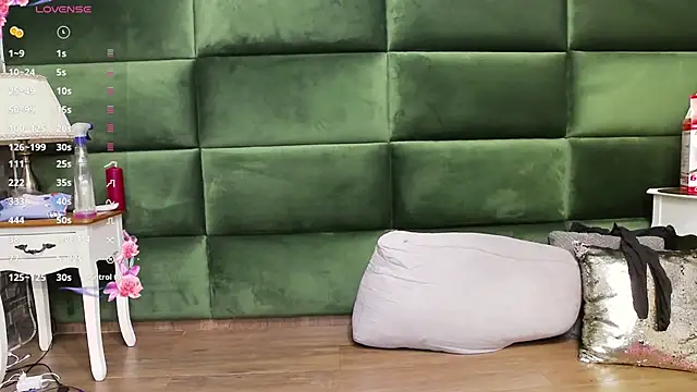 SelenSummer online show from October 24, 2025, 6:59 pm