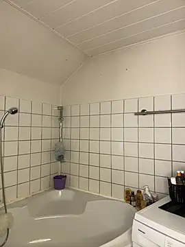 elina may online show from January 14, 2026, 8:31 am