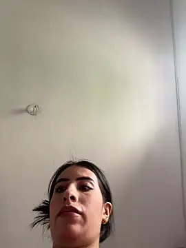 IssabellaLopez online show from May 20, 2026, 4:46 pm