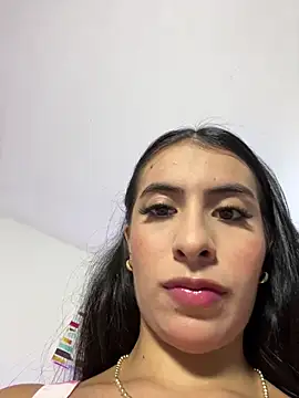 IssabellaLopez online show from May 26, 2026, 3:41 pm