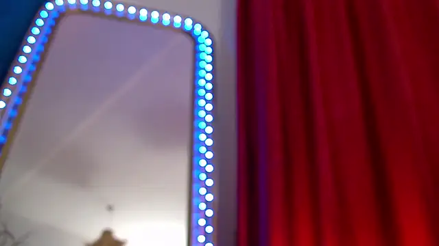 Foxxxy MILF online show from March 20, 2026, 5:01 am