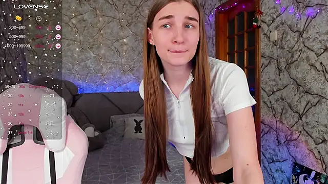  flowersweeet  online show from February 26, 2025, 8:00 pm