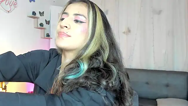 Alaia Love77 online show from March 15, 2025, 9:49 pm