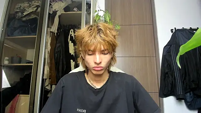 Snapshot of santy-kitty chatting on February 22, 2025, 3:23 am santy-kitty online show from February 22, 2025, 3:23 am