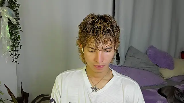 Snapshot of santy-kitty chatting on October 4, 2025, 2:31 am santy-kitty online show from October 4, 2025, 2:31 am