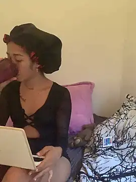 Marielasanchez online show from February 25, 2025, 6:20 pm