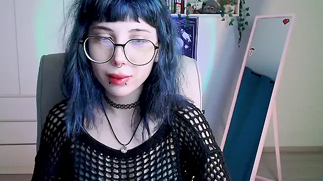 Snapshot of MoriHorri chatting on December 8, 2024, 1:24 am MoriHorri online show from December 8, 2024, 1:24 am